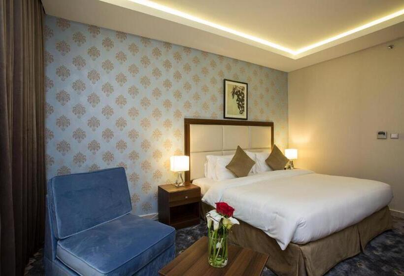 اتاق لوکس با تخت بزرگ, The Town Hotel Doha