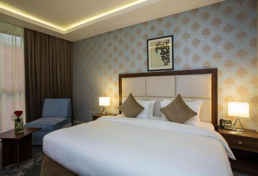 اتاق لوکس با تخت بزرگ, The Town Hotel Doha