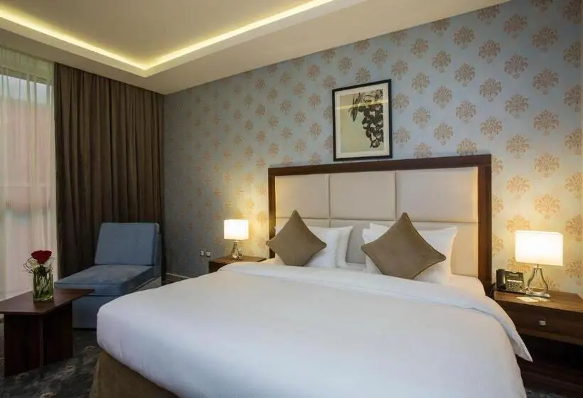 اتاق لوکس با تخت بزرگ, The Town Hotel Doha