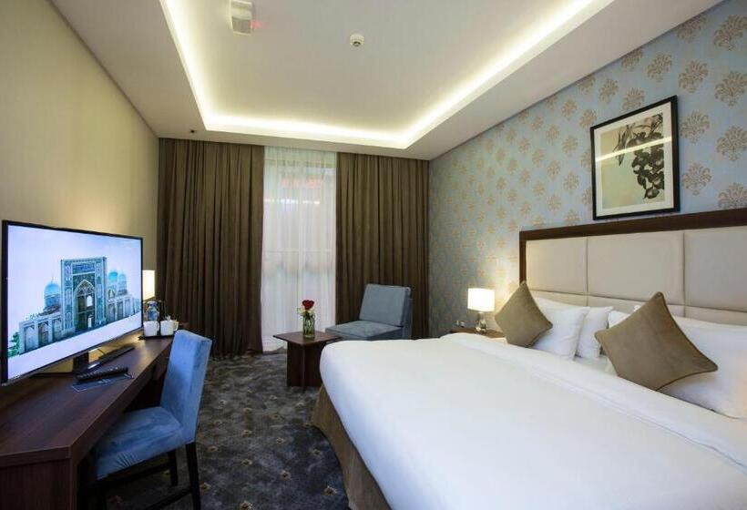 اتاق لوکس با تخت بزرگ, The Town Hotel Doha