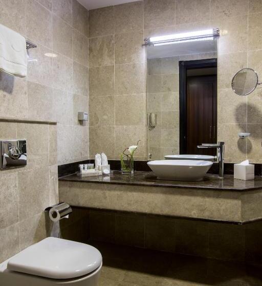 اتاق سوپریور با تخت بزرگ, The Town Hotel Doha