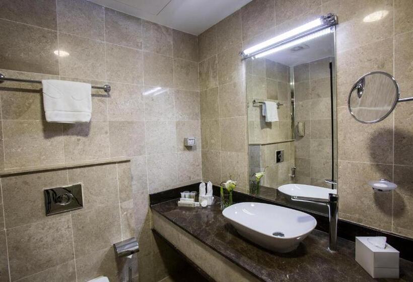 اتاق سوپریور با تخت بزرگ, The Town Hotel Doha