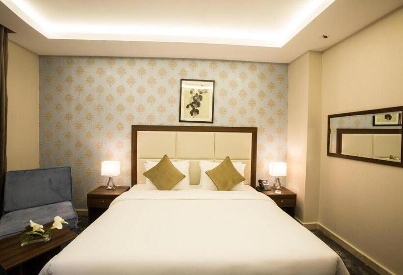 اتاق سوپریور با تخت بزرگ, The Town Hotel Doha