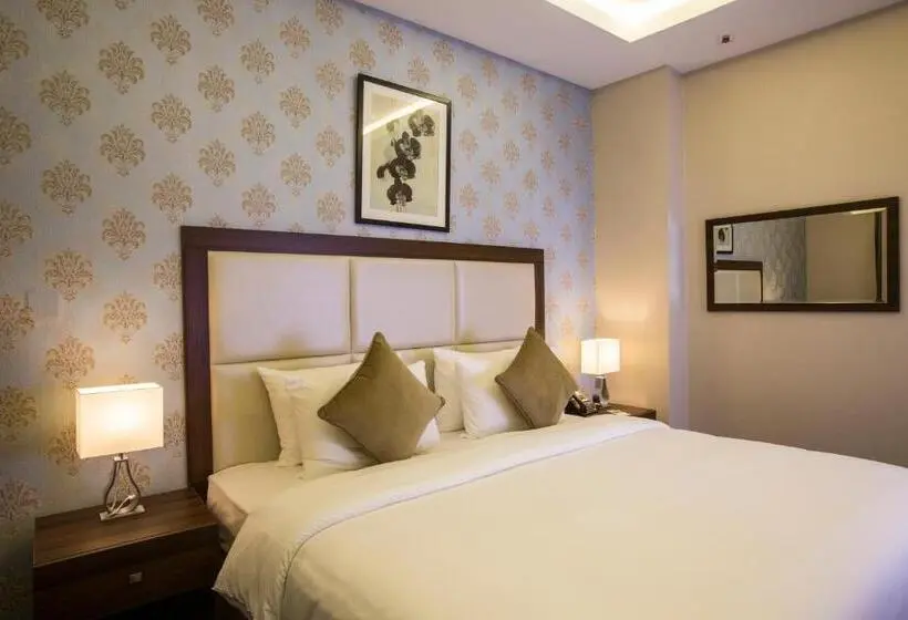 اتاق سوپریور با تخت بزرگ, The Town Hotel Doha