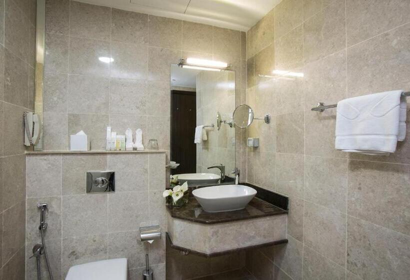 سوییت اجرایی, The Town Hotel Doha