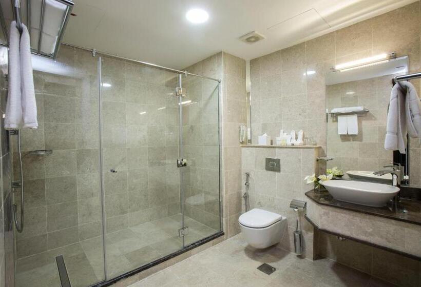 سوییت اجرایی, The Town Hotel Doha