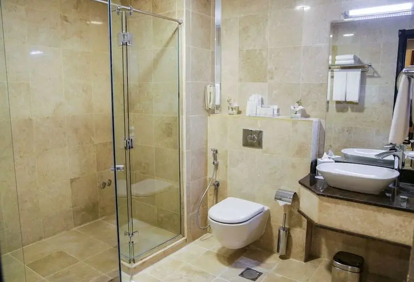 سوییت اجرایی, The Town Hotel Doha