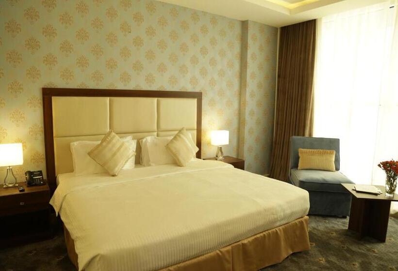 اتاق سوپریور با تخت بزرگ, The Town Hotel Doha