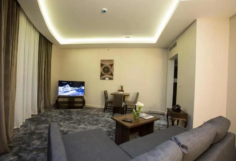 سوییت اجرایی, The Town Hotel Doha