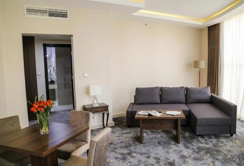 سوییت اجرایی, The Town Hotel Doha