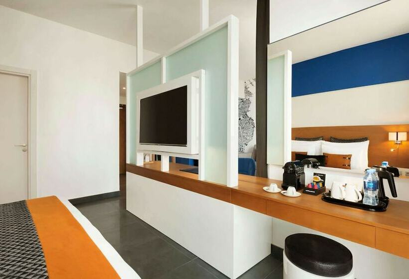 Люкс Премиум, Tryp By Wyndham Dubai