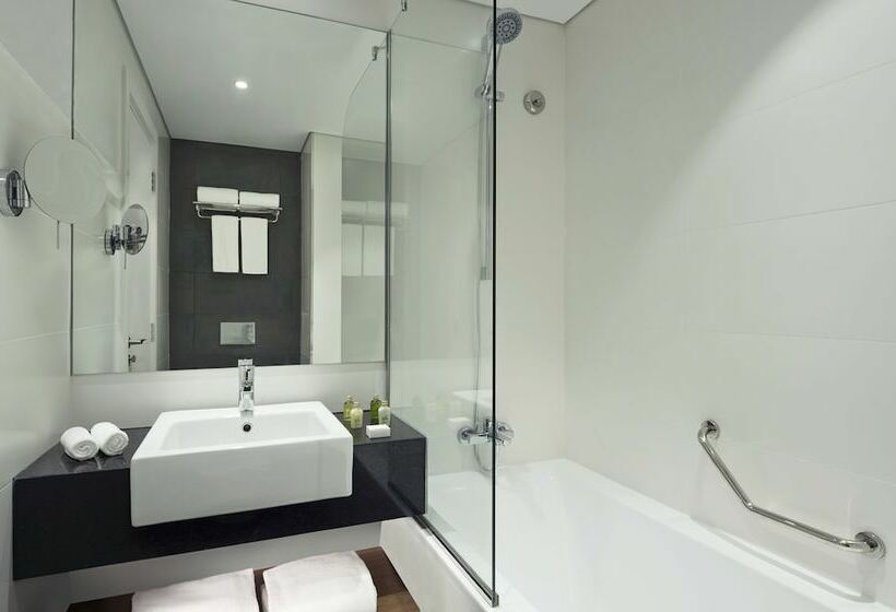 اتاق استاندارد سه نفره, Tryp By Wyndham Dubai