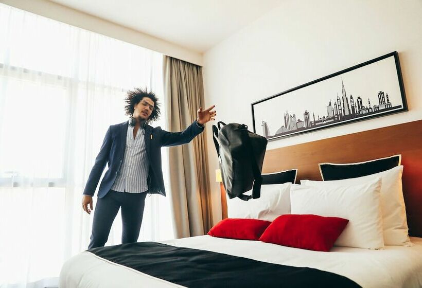 اتاق استاندارد با تخت بزرگ, Tryp By Wyndham Dubai