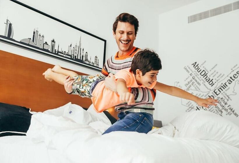 اتاق استاندارد با تخت بزرگ, Tryp By Wyndham Dubai