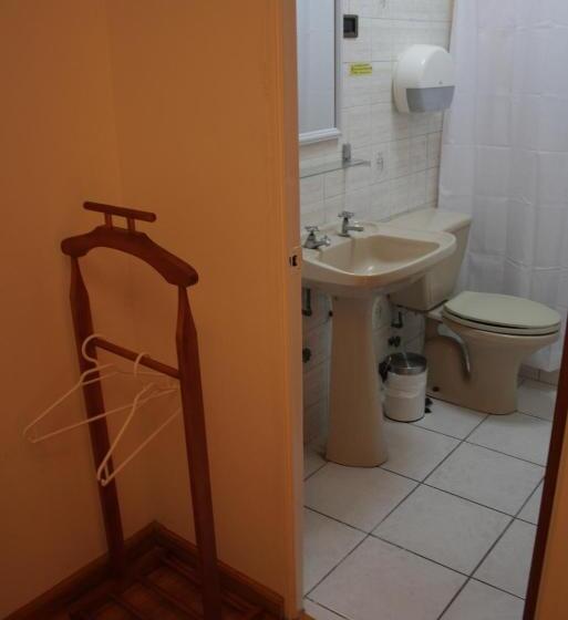 标准单人间共用浴室, Velero Centro