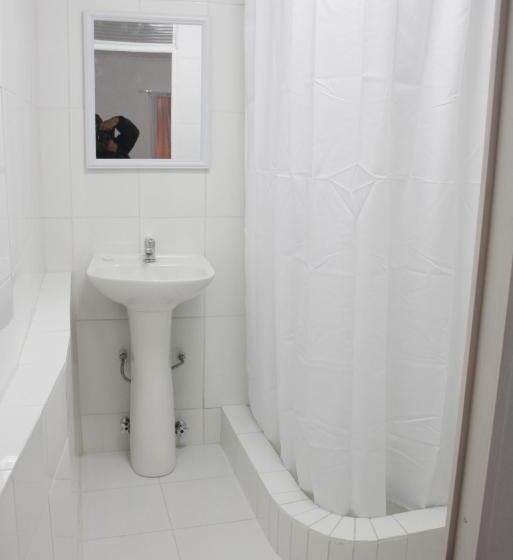 标准单人间共用浴室, Velero Centro