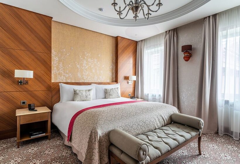 جناح سوبيريور, Lotte Hotel St.petersburg