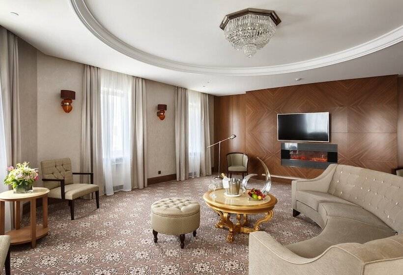 סוויטת פרמיום, Lotte Hotel St.petersburg