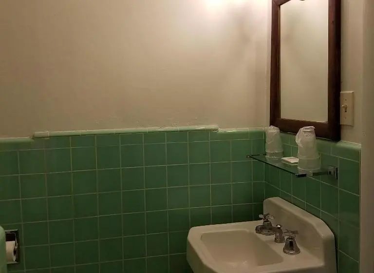 スイート, Greenwell Motel