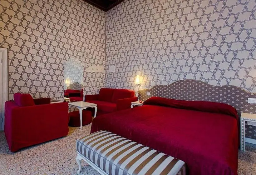 سوییت لوکس, Ca  Nobile Corner