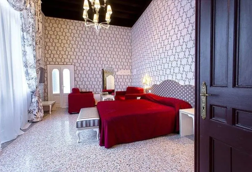 سوییت لوکس, Ca  Nobile Corner
