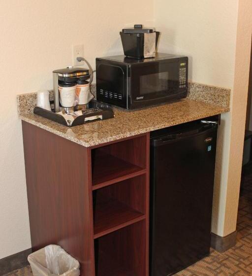 キングサイズベッドのデラックスルーム, Cobblestone Inn & Suites   Lamoni