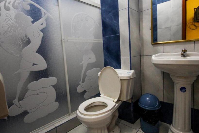 غرفة قياسية فردية, Coca Imperial