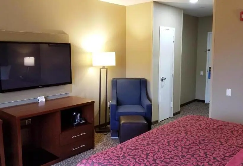 身障者適用キングサイズベッドルーム, Days Inn By Wyndham Brooklyn Marine Park