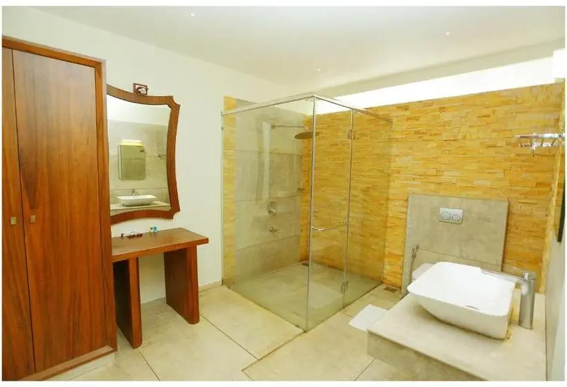 Chambre Supérieure, Holiday Vagamon