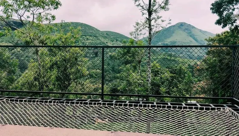 Tente Standard, Holiday Vagamon