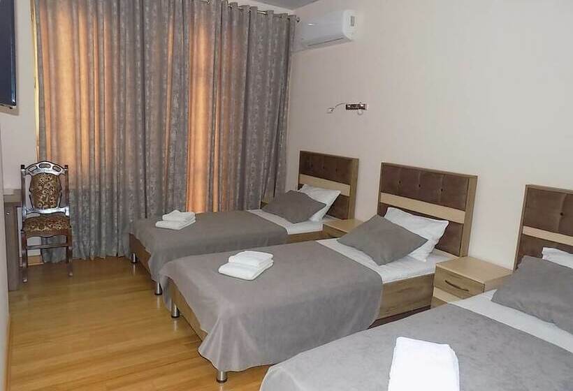 اتاق استاندارد سه نفره, Mars