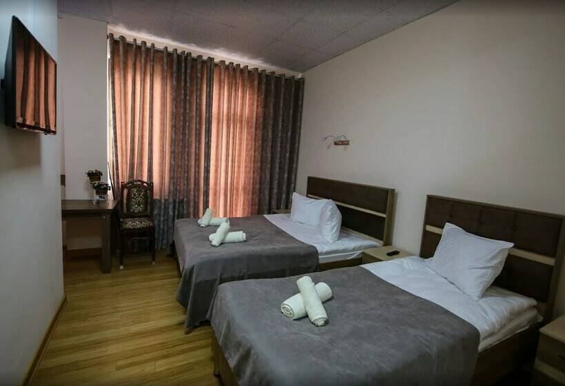 اتاق استاندارد سه نفره, Mars