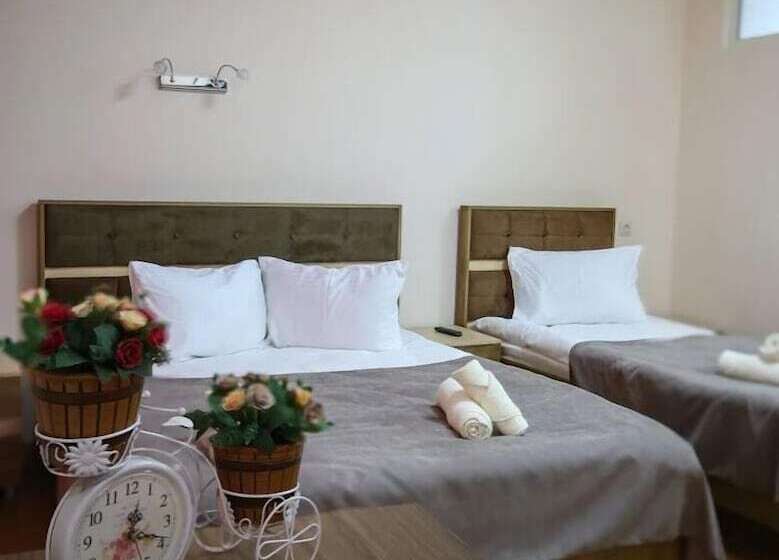 اتاق استاندارد سه نفره, Mars