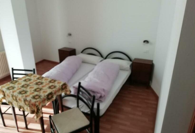 غرفة قياسية مزوَّدة بشُرفة, Gasthaus Pension Flora