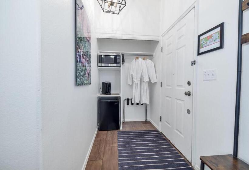 منزل غرفة نوم واحدة, Red Rock Inn Cottages