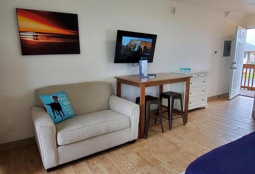 غرفة ديلوكس مطلّة علي البحر مزوَّدة بشُرفة, Moonstone Beach Motel