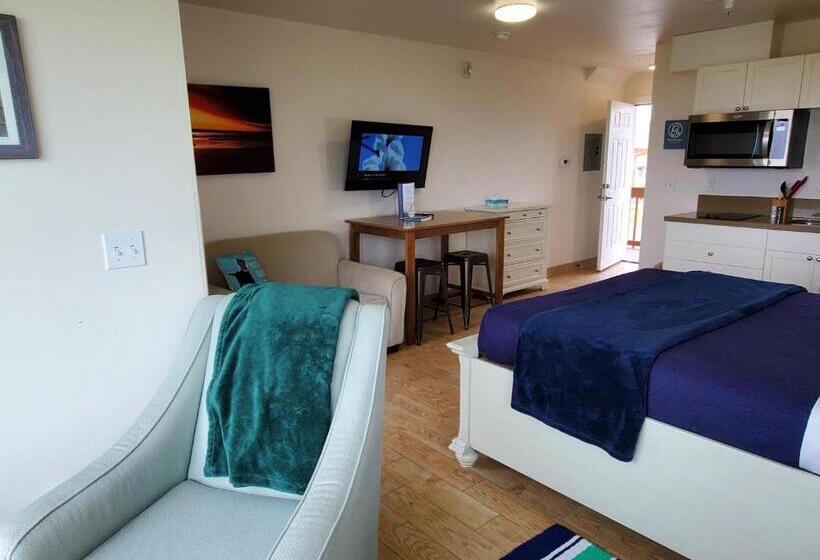 غرفة ديلوكس مطلّة علي البحر مزوَّدة بشُرفة, Moonstone Beach Motel