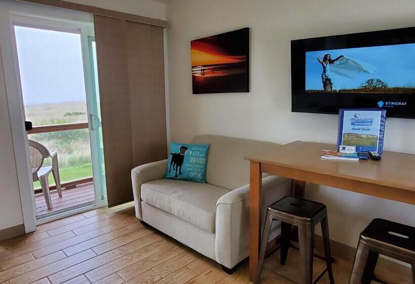 غرفة ديلوكس مطلّة علي البحر مزوَّدة بشُرفة, Moonstone Beach Motel