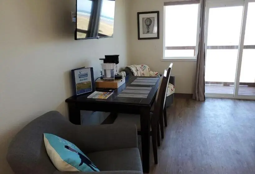 スタンダードスタジオ, Moonstone Beach Motel