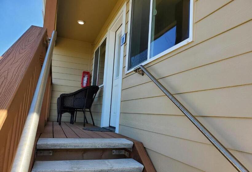 جناح, Moonstone Beach Motel