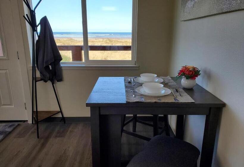 جناح, Moonstone Beach Motel