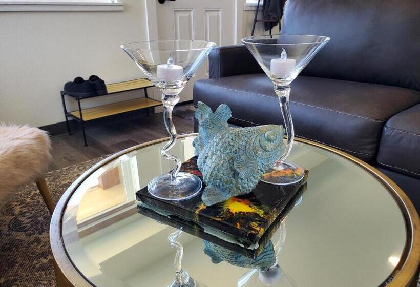 جناح, Moonstone Beach Motel