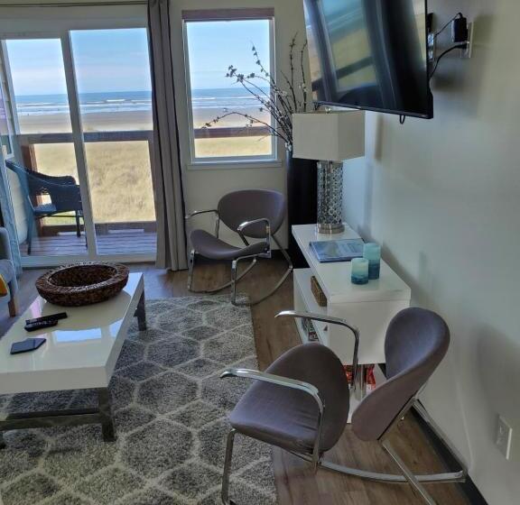 جناح ديلوكس, Moonstone Beach Motel