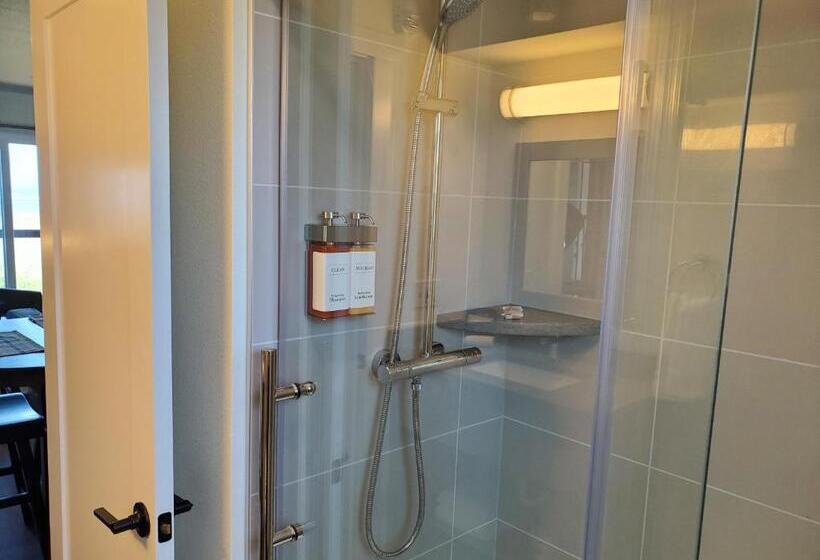 جناح عائلي, Moonstone Beach Motel