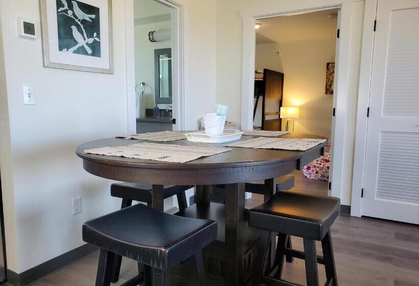 جناح عائلي, Moonstone Beach Motel