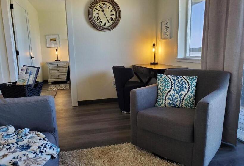 جناح عائلي, Moonstone Beach Motel