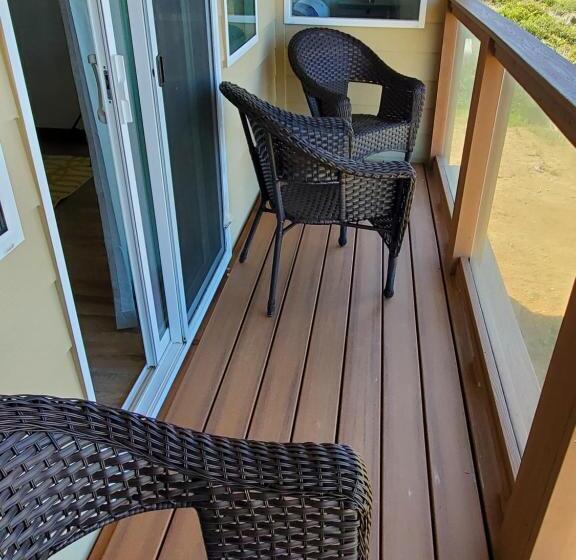 جناح جونيور ديلوكس, Moonstone Beach Motel