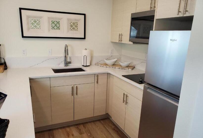 جناح ديلوكس, Moonstone Beach Motel