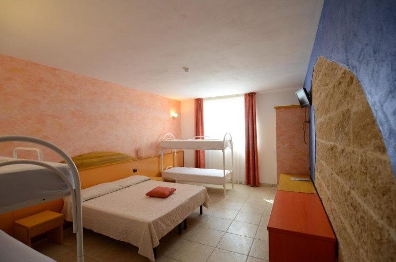 غرفة قياسية ثلاثية, Villa Arneide