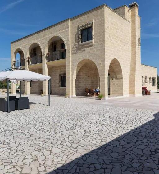 غرفة قياسية ثلاثية, Villa Arneide